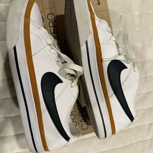Nike Women's Court Legacy Shoes Women’s size 8